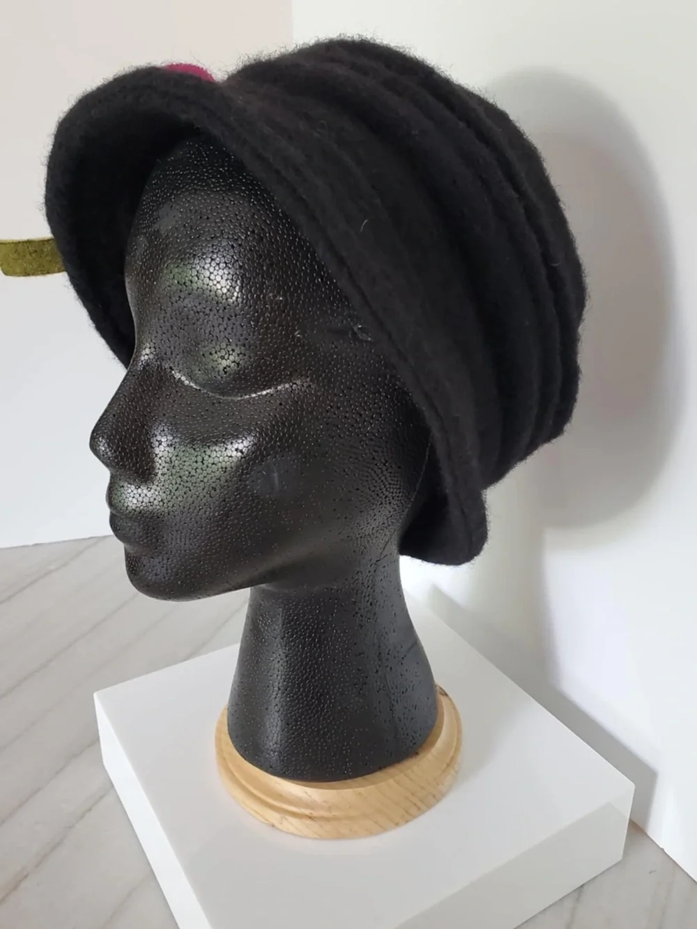 Platania Women’s Wool Blend Flower Rosette Winter Hat. Made in Italy